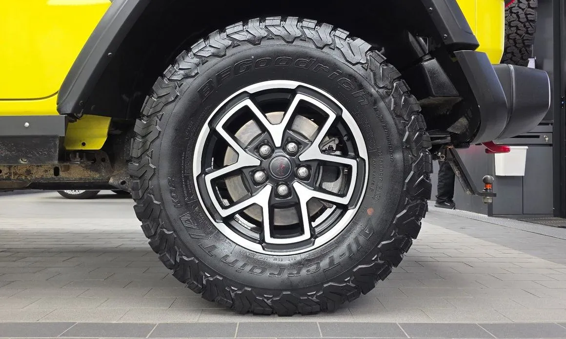 Jeep Wrangler — фото 7