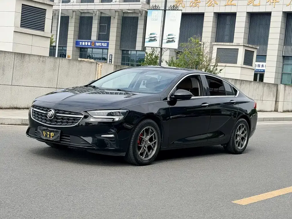 Buick Regal — фото 1
