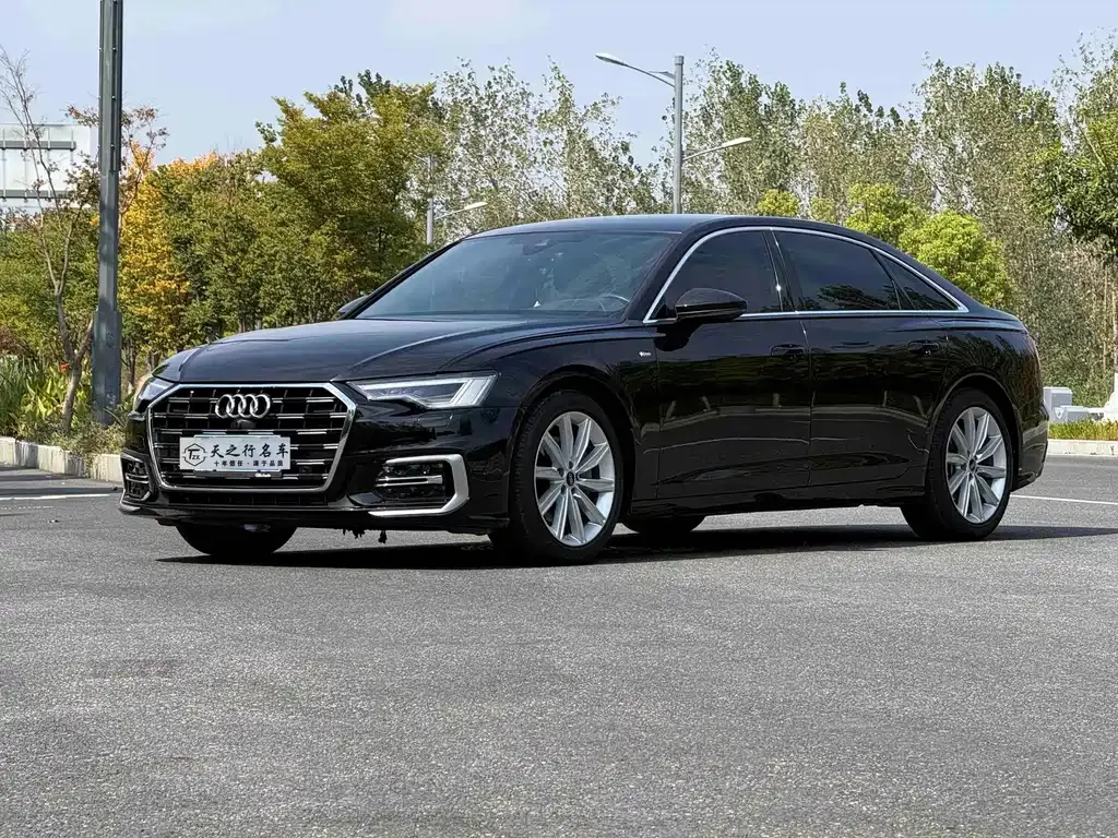 Audi A6L — фото 1