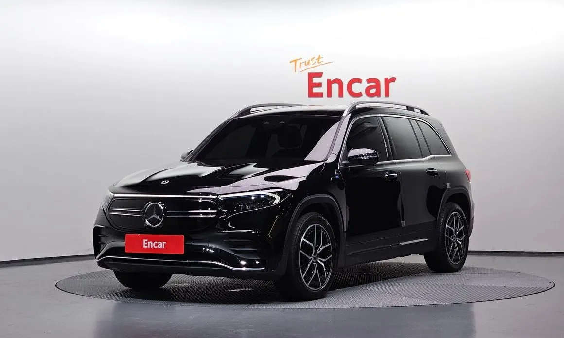 Mercedes-Benz EQB — фото 1