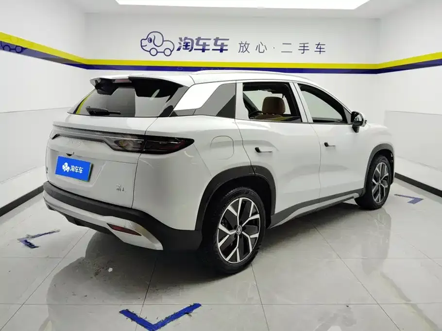 BYD L DM-i — фото 7