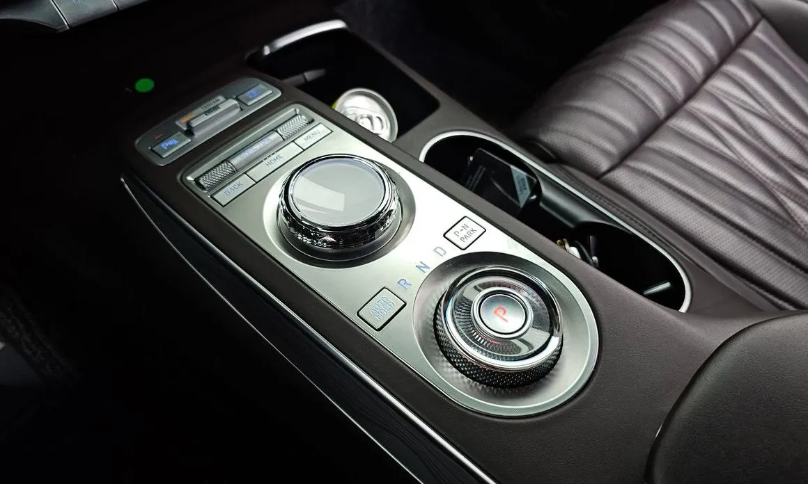 Genesis GV70 — фото 3