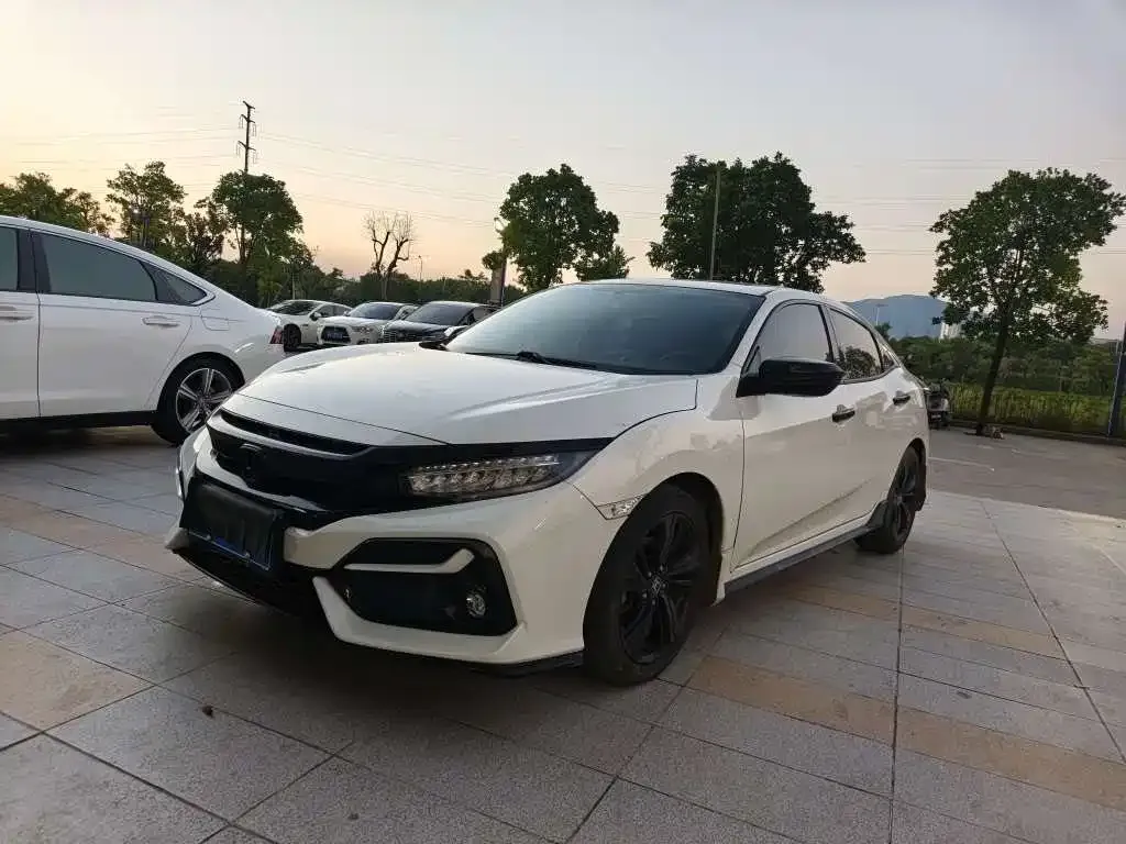 Honda Civic — фото 1
