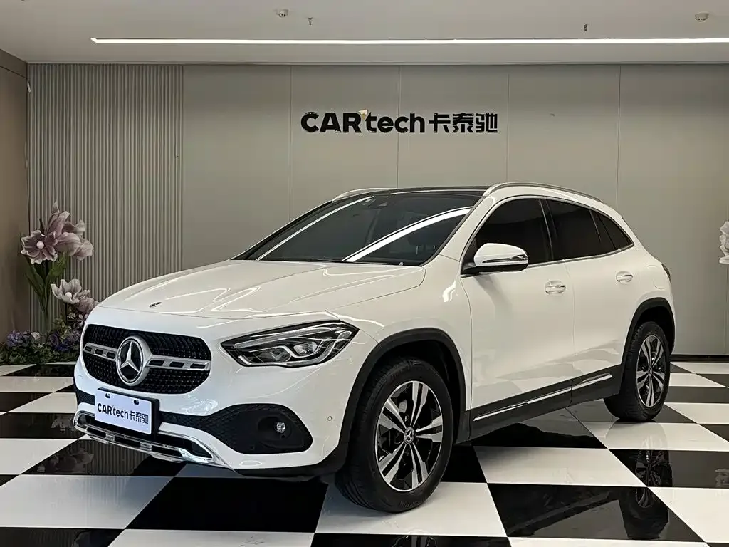 Mercedes-Benz GLA — фото 1