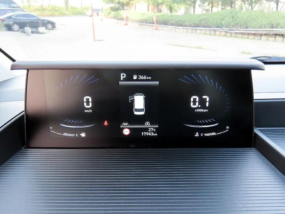Hyundai Staria — фото 2