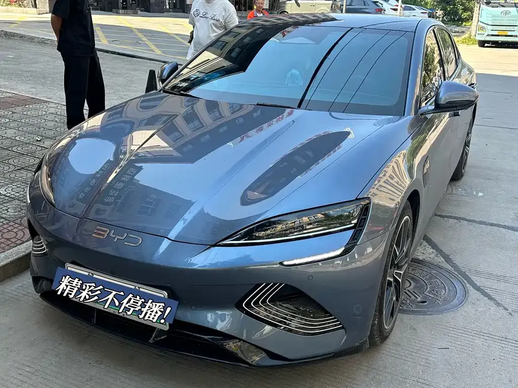 BYD Seal — фото 1