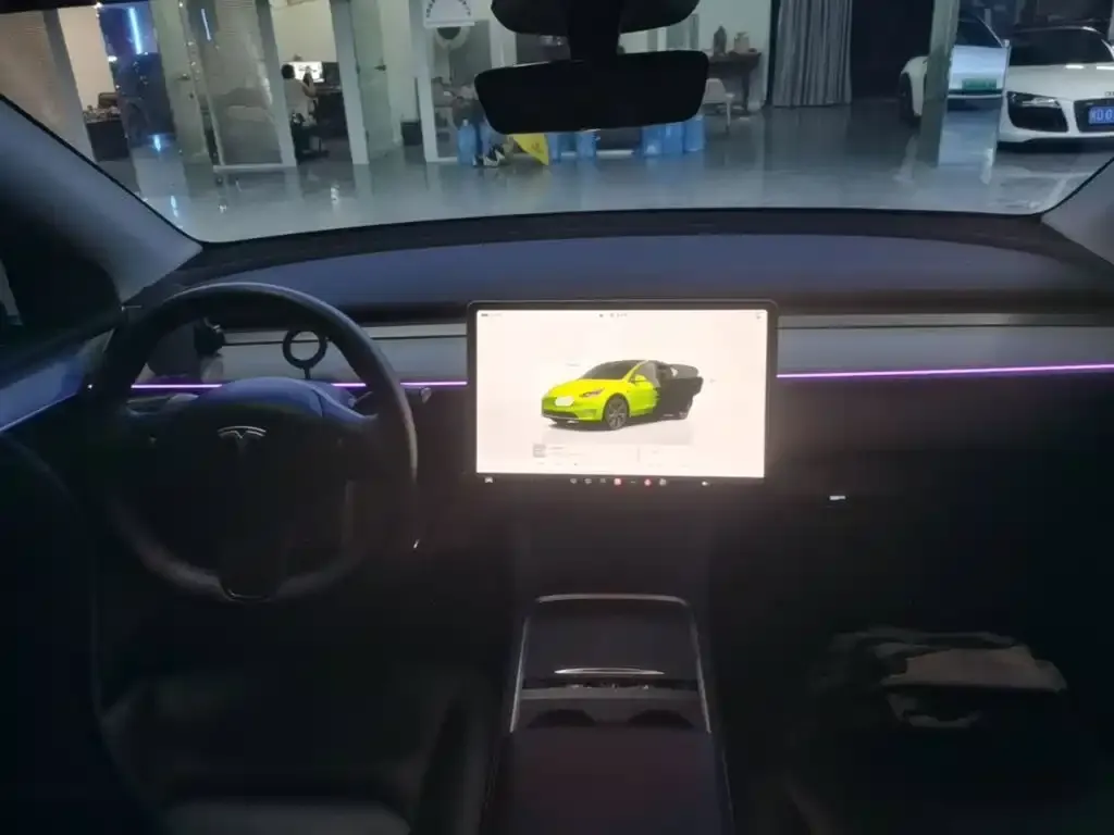 Tesla Model Y — фото 3