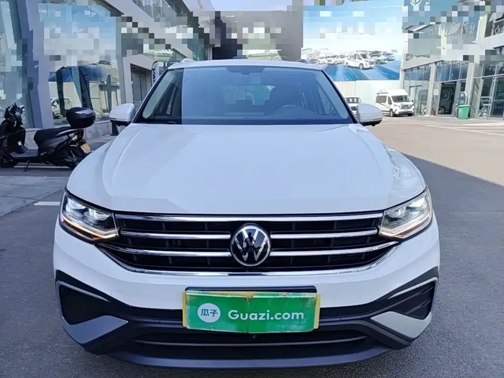 Volkswagen Tiguan L — фото 2