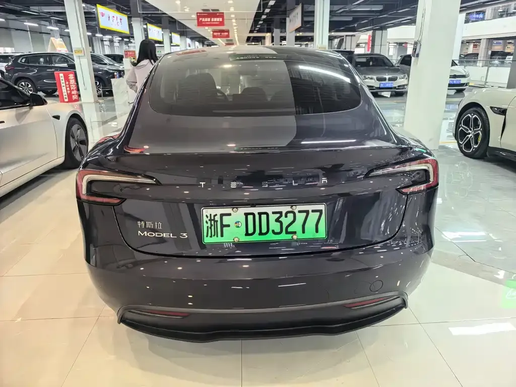 Tesla Model 3 — фото 6