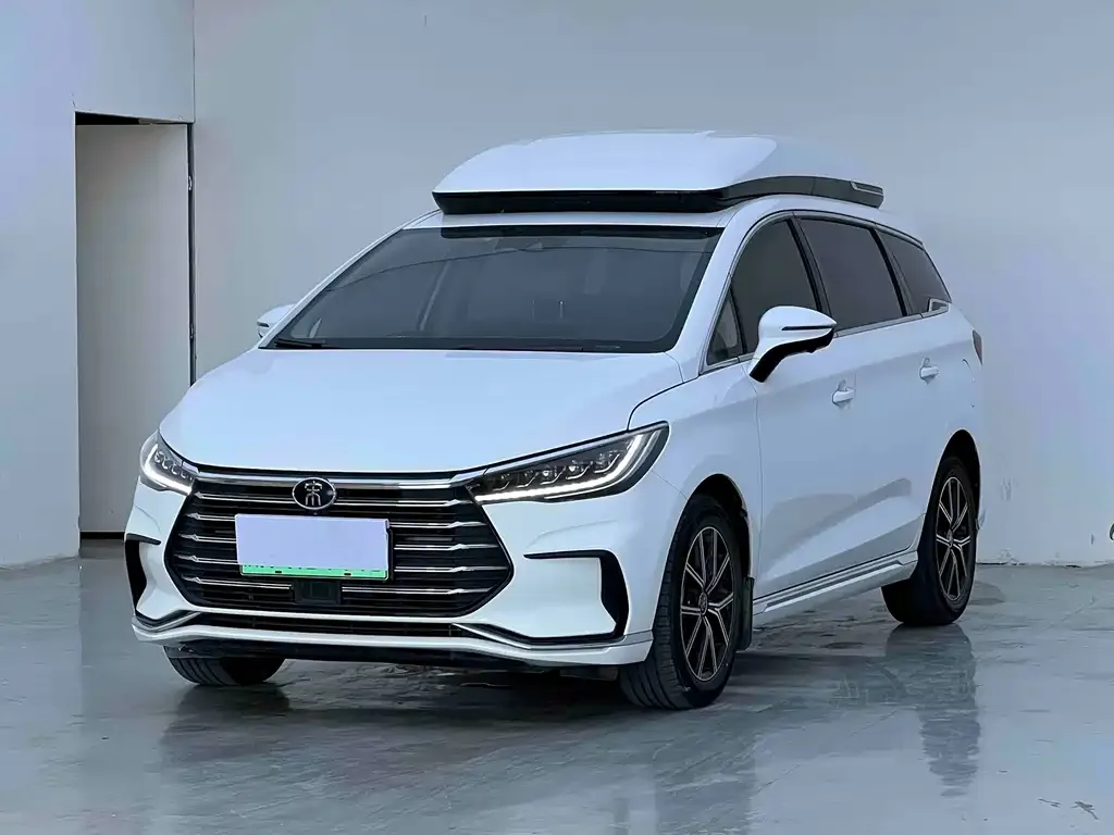 BYD MAX New Energy — фото 1