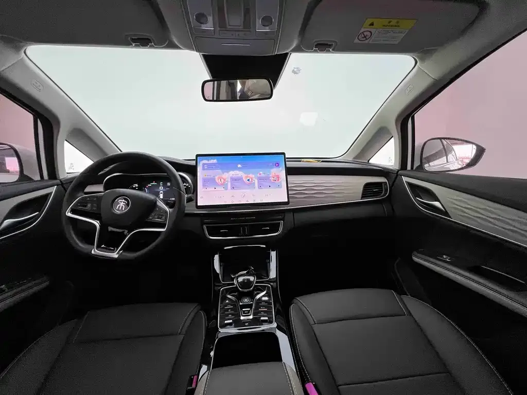 BYD MAX New Energy — фото 4