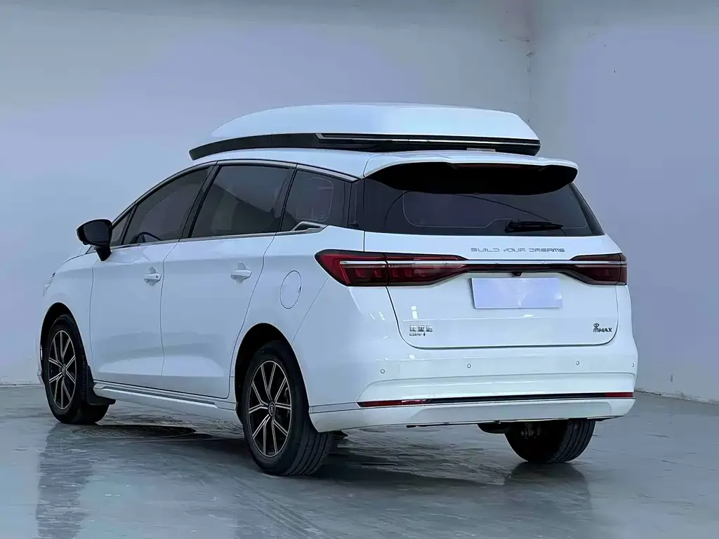 BYD MAX New Energy — фото 6