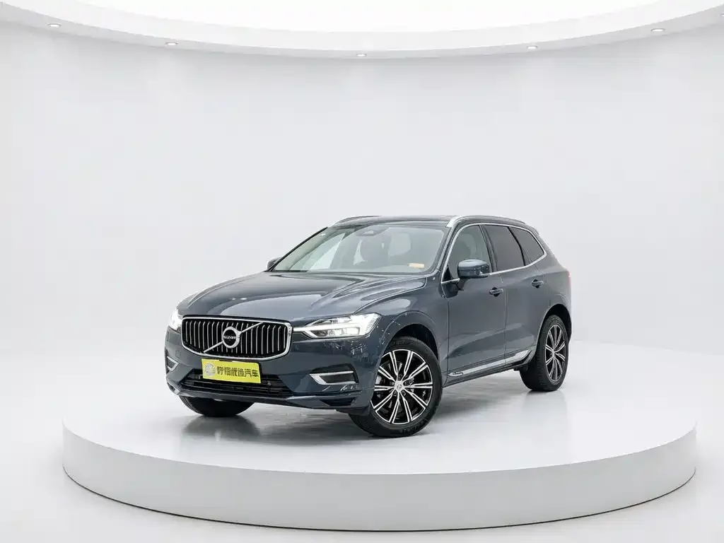 Volvo XC60 — фото 1