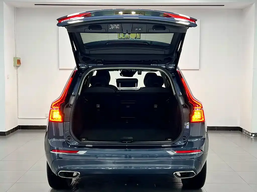 Volvo XC60 — фото 10