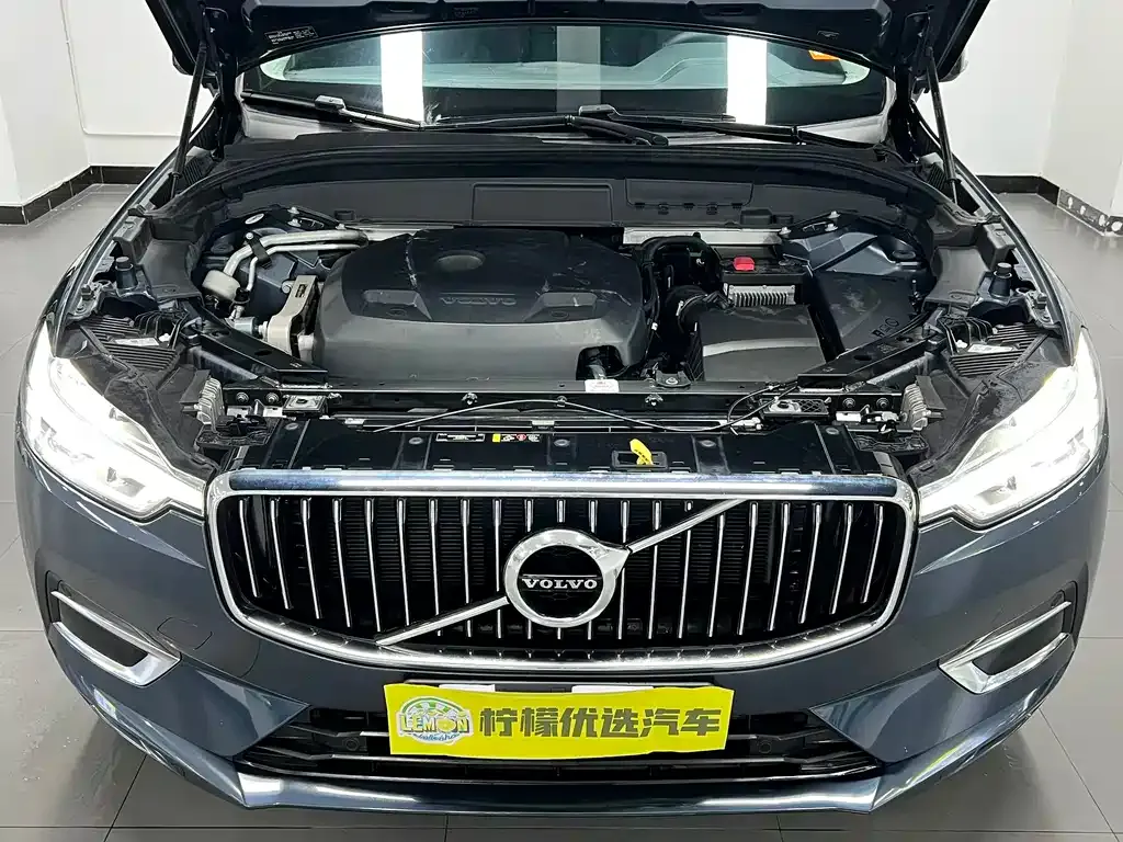 Volvo XC60 — фото 8