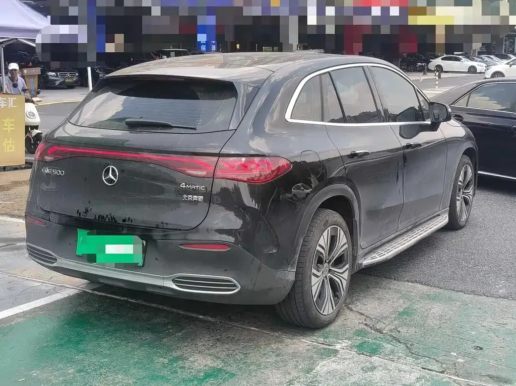 Mercedes-Benz EQE SUV — фото 9
