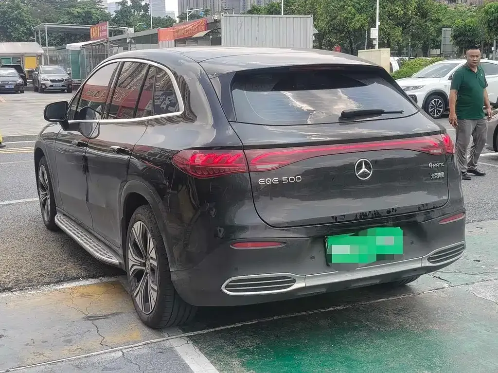 Mercedes-Benz EQE SUV — фото 10