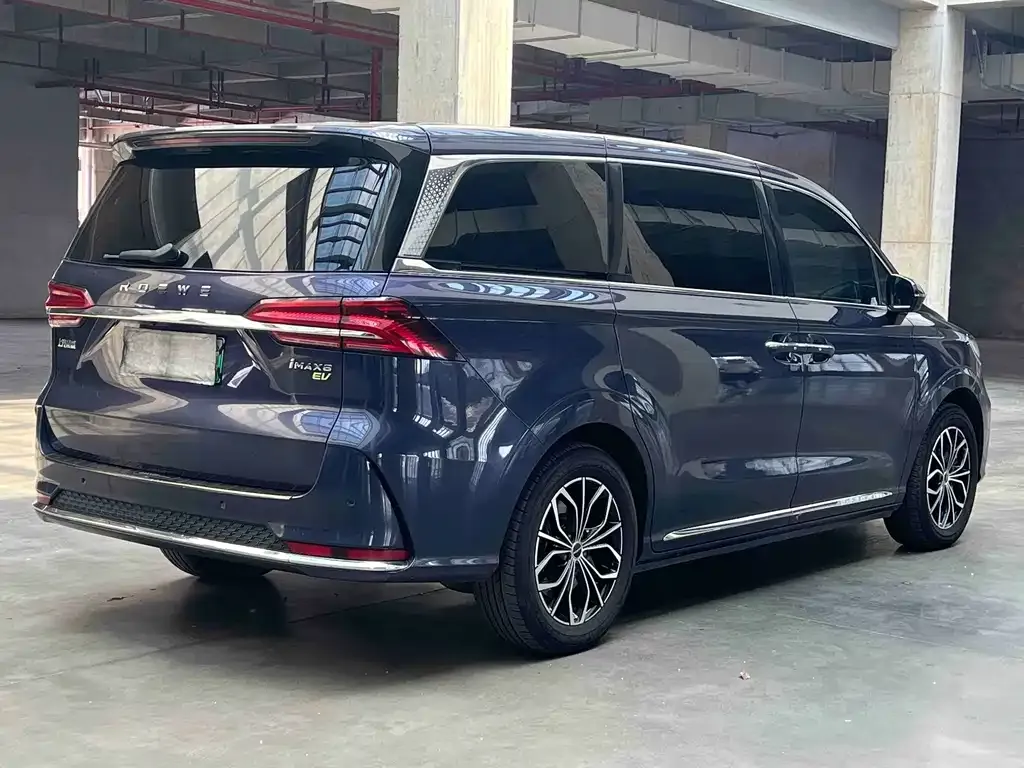 Roewe iMAX8 New Energy — фото 3