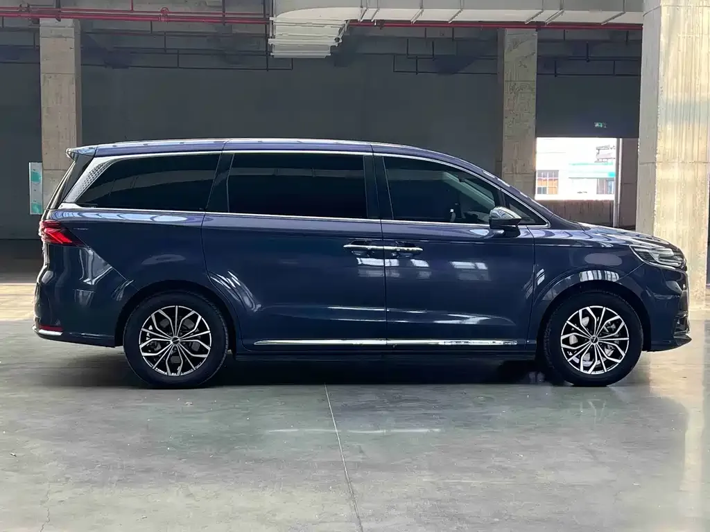 Roewe iMAX8 New Energy — фото 2
