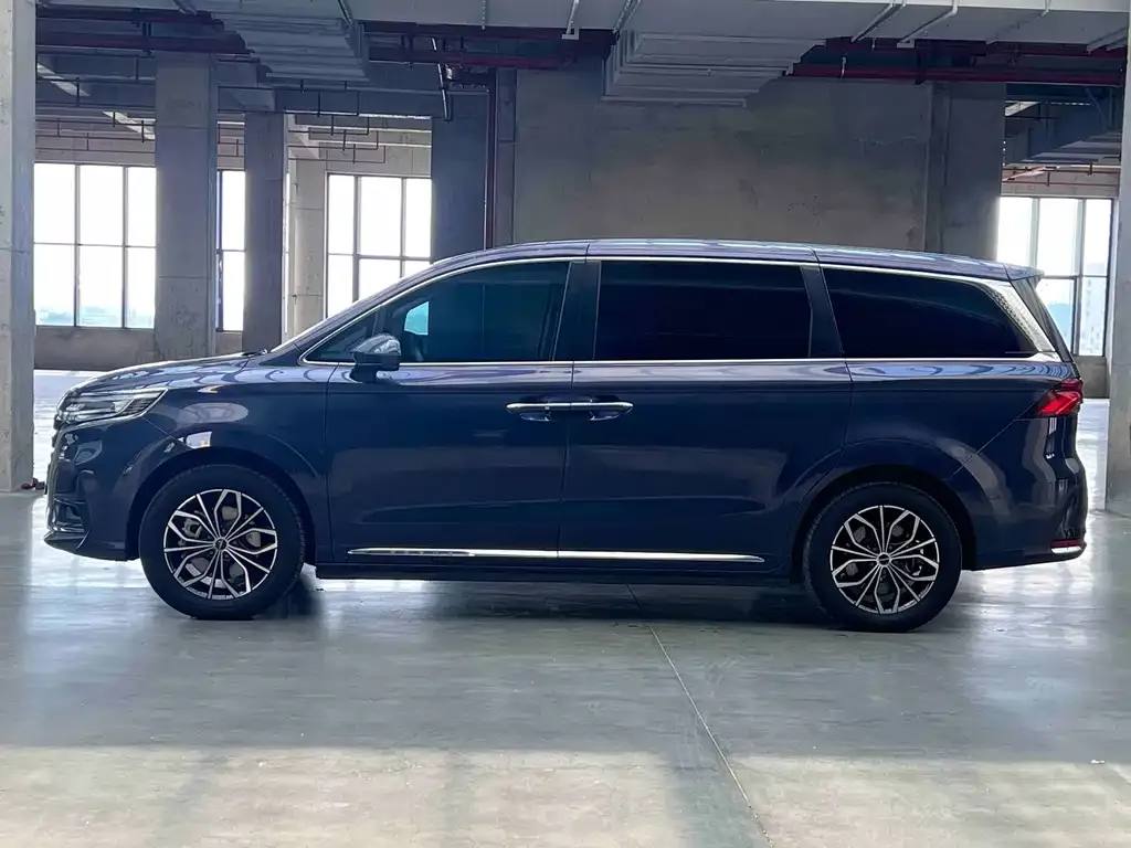 Roewe iMAX8 New Energy — фото 9