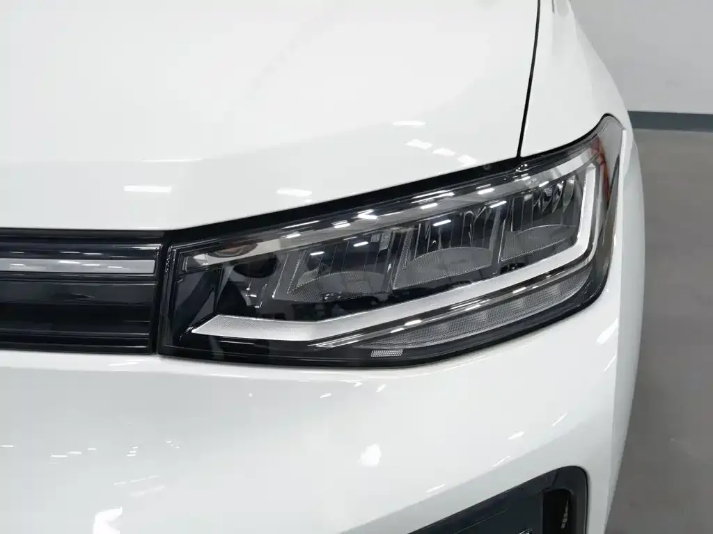 Volkswagen Tharu — фото 10