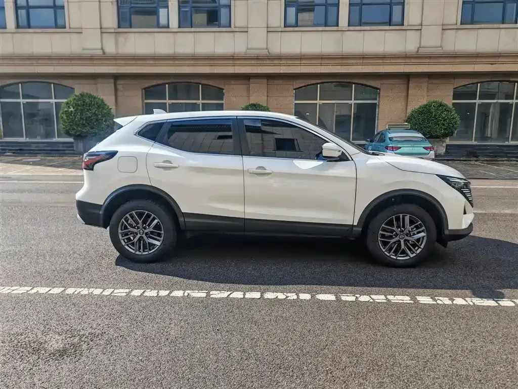 Nissan Qashqai — фото 10