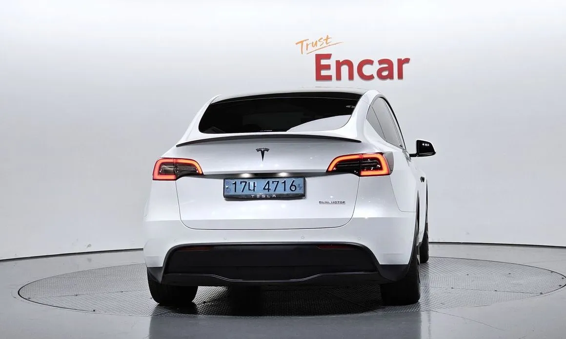 Tesla Model Y — фото 7