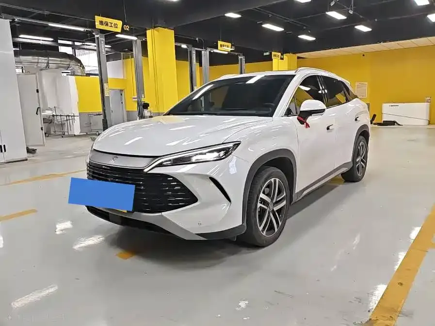 BYD L DM-i — фото 1