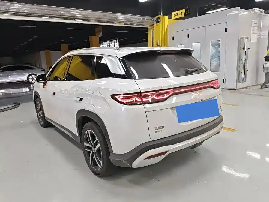 BYD L DM-i — фото 8