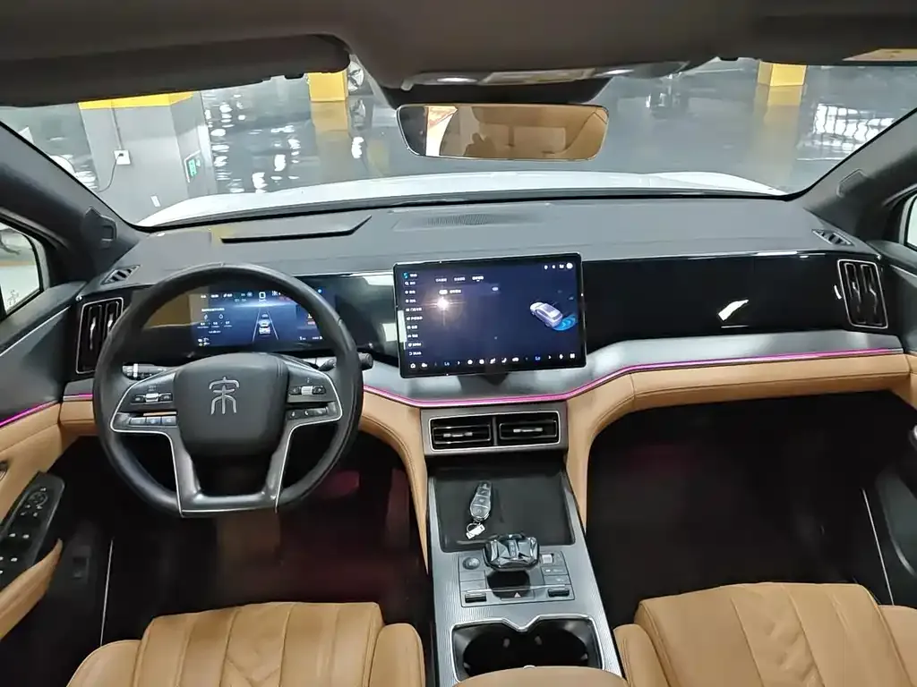 BYD L DM-i — фото 10