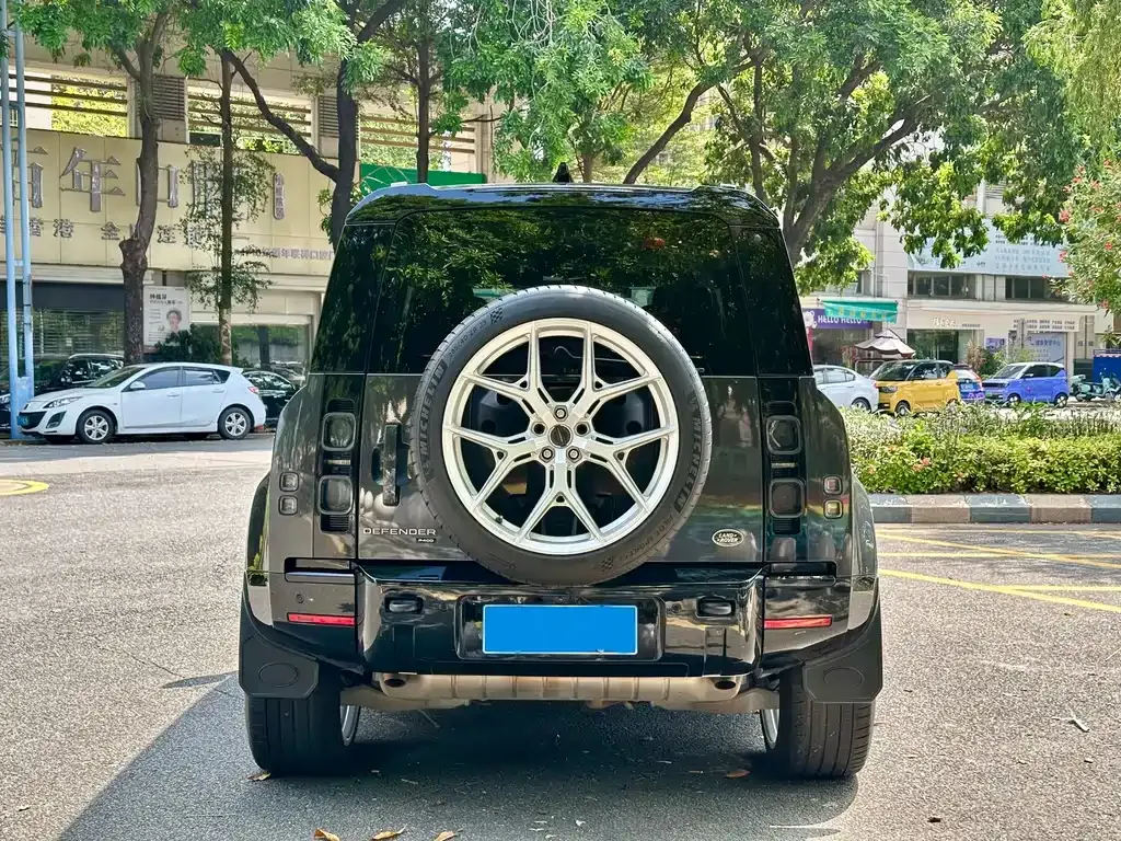 Land Rover Defender — фото 4