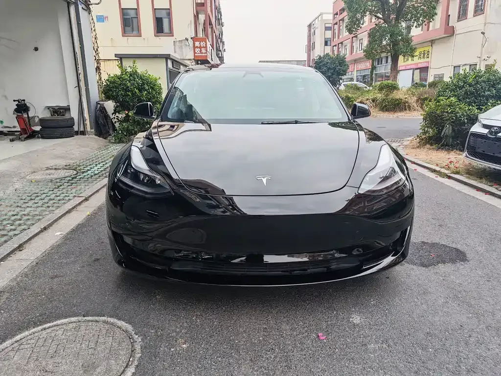 Tesla Model 3 — фото 9