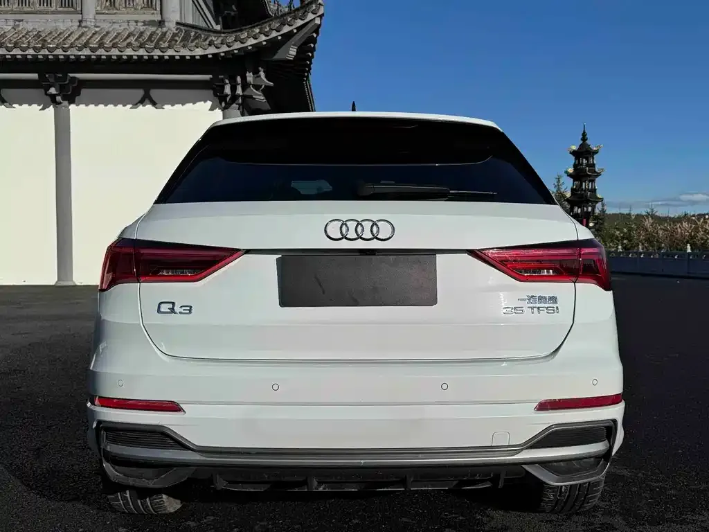 Audi Q3 — фото 10