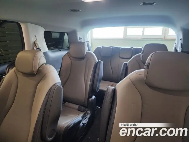 Kia Carnival — фото 9