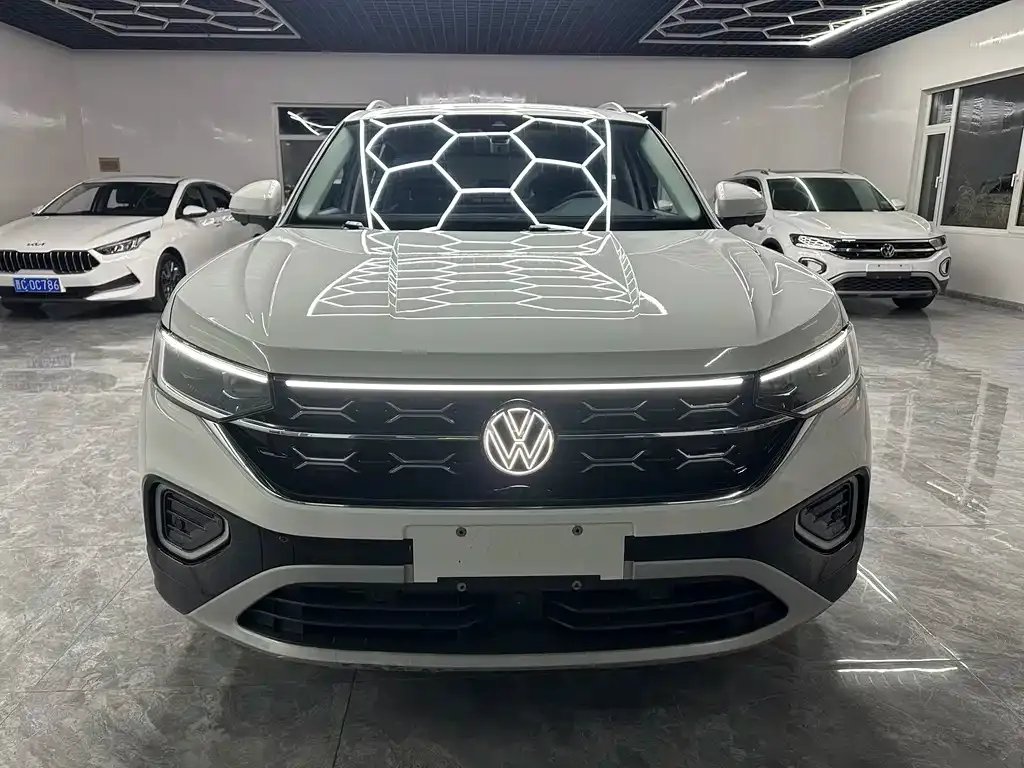 Volkswagen Tayron — фото 1