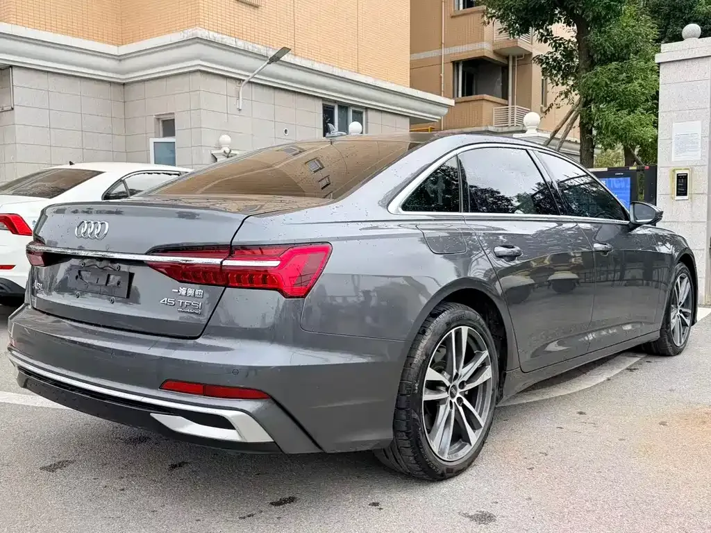 Audi A6L — фото 2