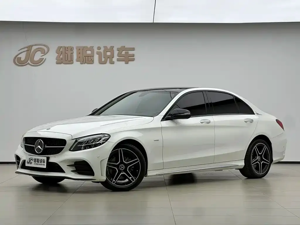 Mercedes-Benz C-Class — фото 1