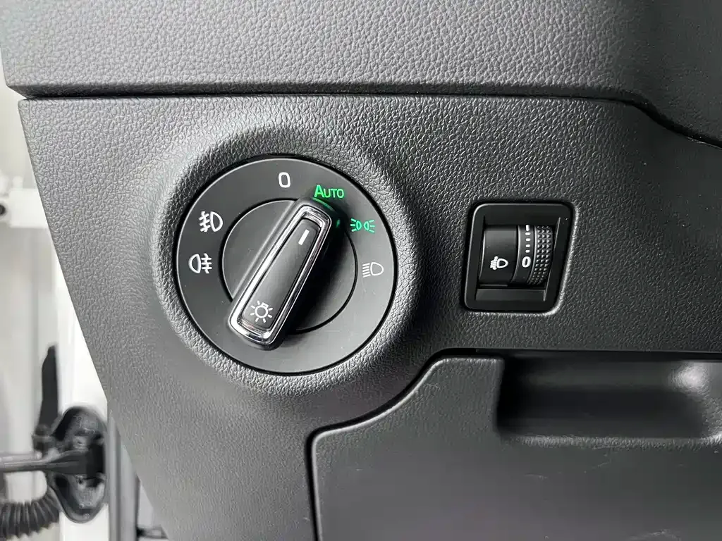 Skoda Karoq — фото 8