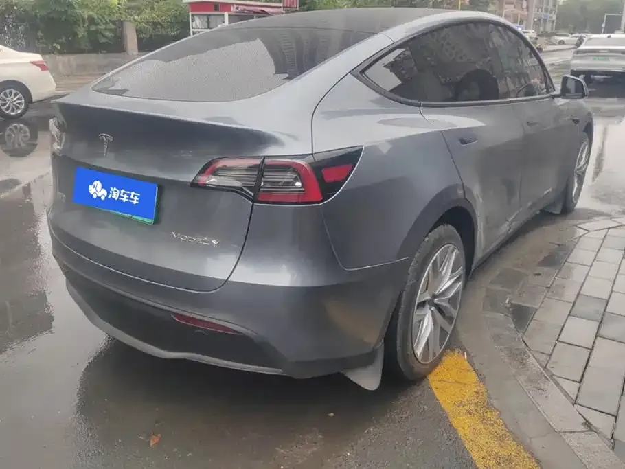 Tesla Model Y — фото 6