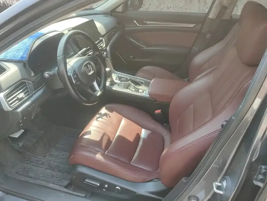 Honda Accord — фото 9