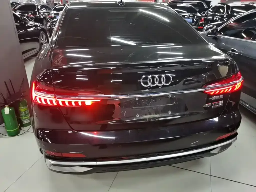Audi A6L — фото 6