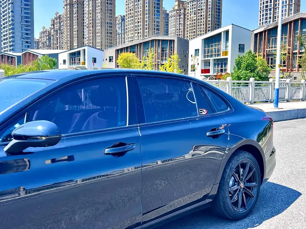 Hongqi H5 — фото 6