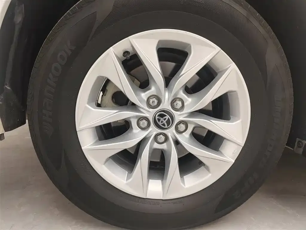 Toyota Granvia — фото 8