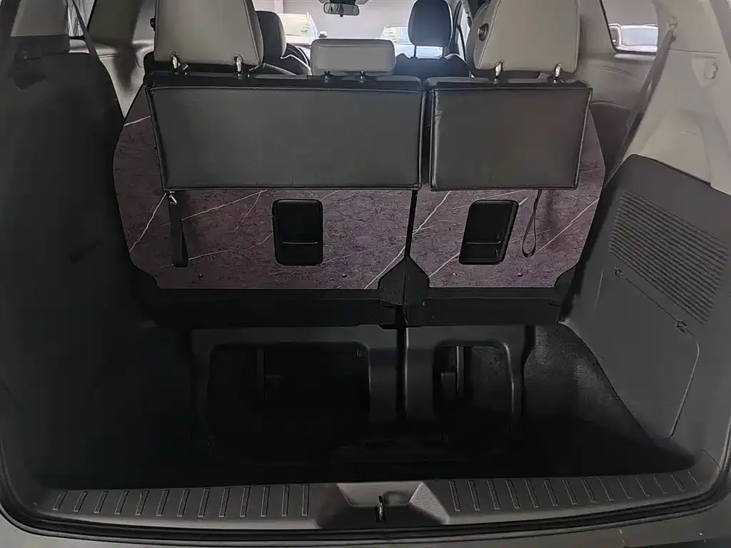 Toyota Granvia — фото 2