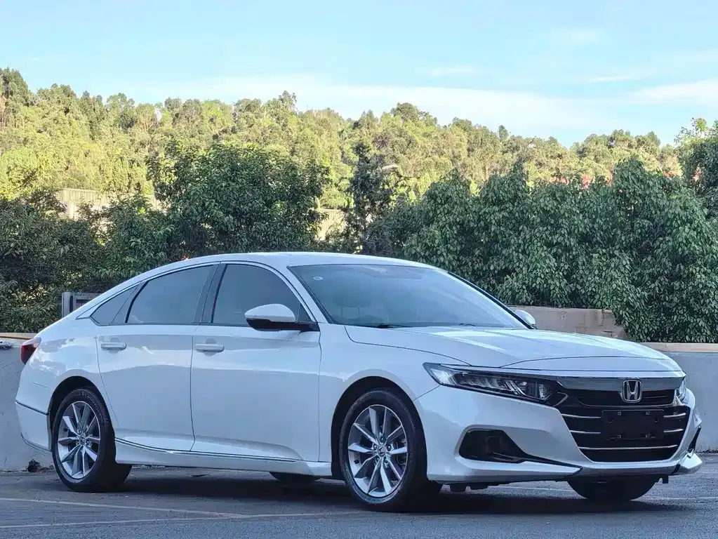 Honda Accord — фото 9