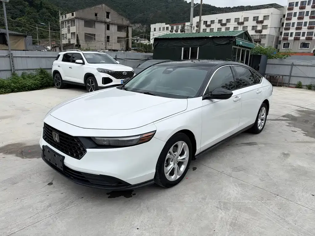 Honda Accord — фото 1
