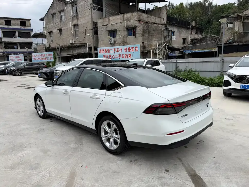 Honda Accord — фото 7
