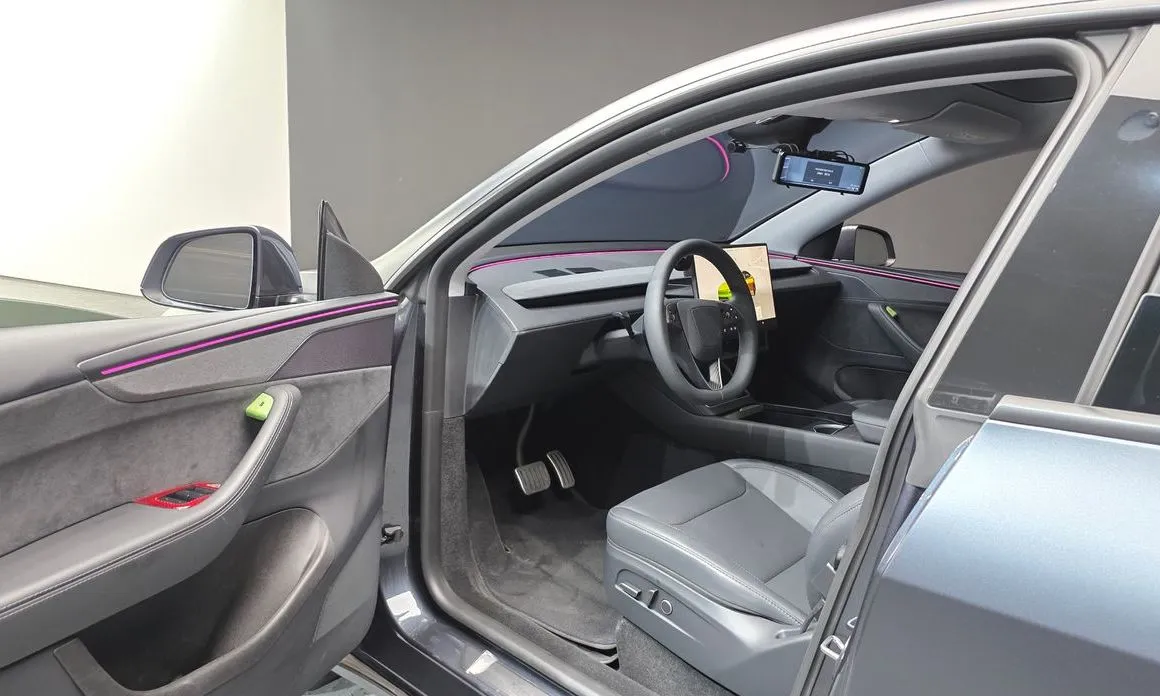 Tesla Model Y — фото 9