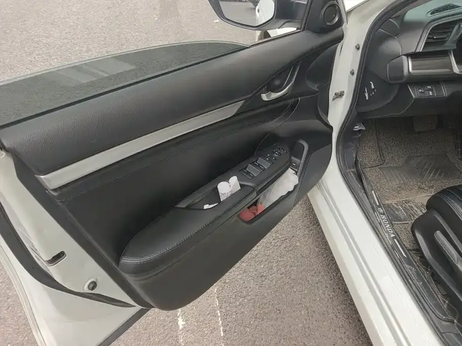 Honda Civic — фото 10