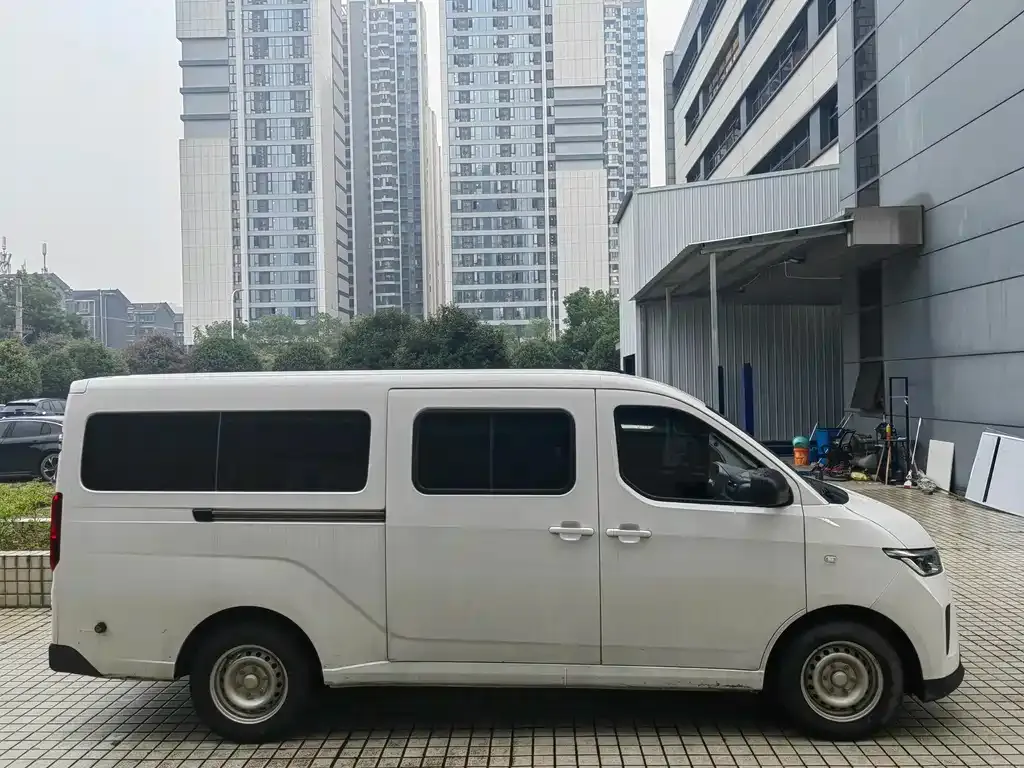 Wuling Yangguang — фото 10